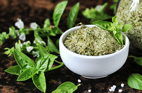 Conserver les fines herbes – sel, beurre. huile et vinaigre