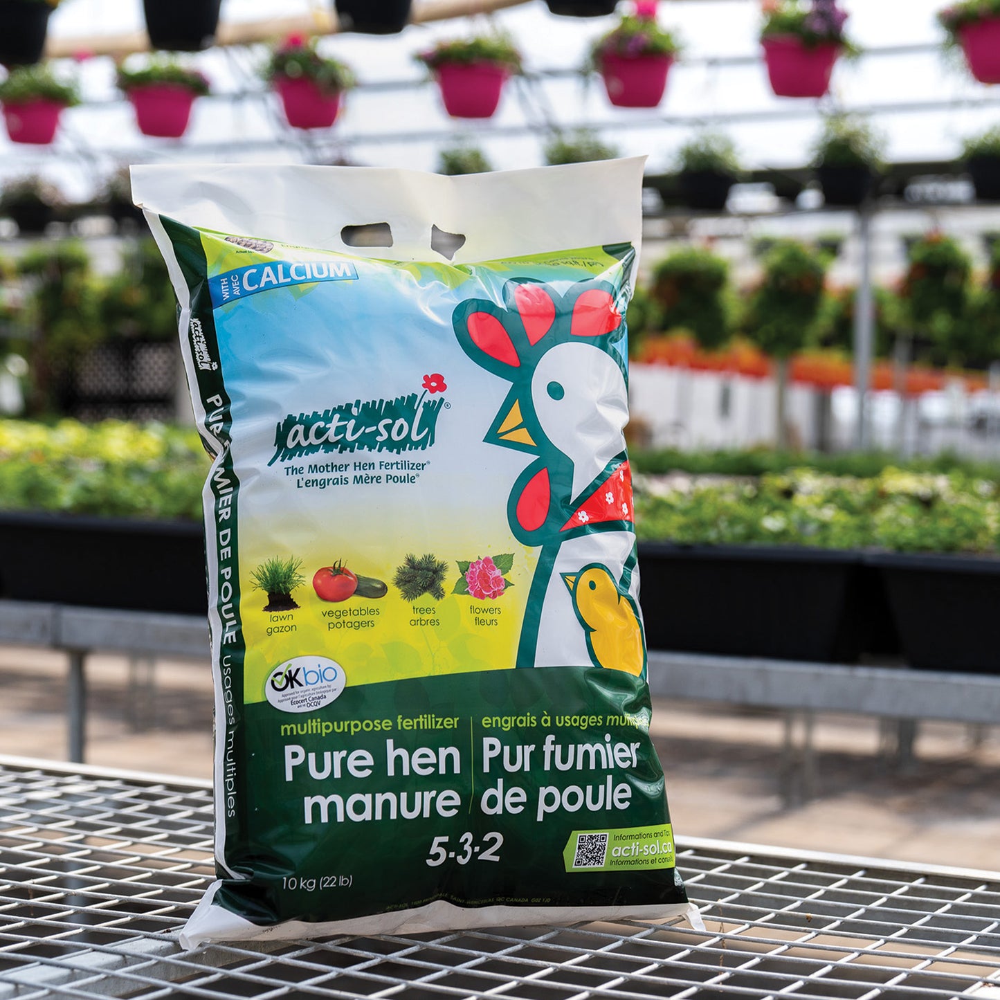 100% Natural Multi-purpose fertilizer from pur dried and granulated chicken manure 5-3-2
