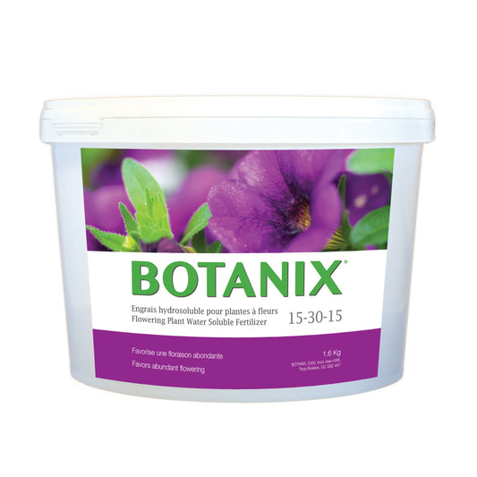 Botanix Water-soluble fertilizer for flowering plants 15-30-15